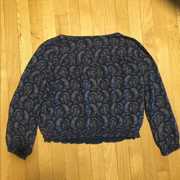 Pattern 3/4 sleeve crop top. - Picture 4 of 4